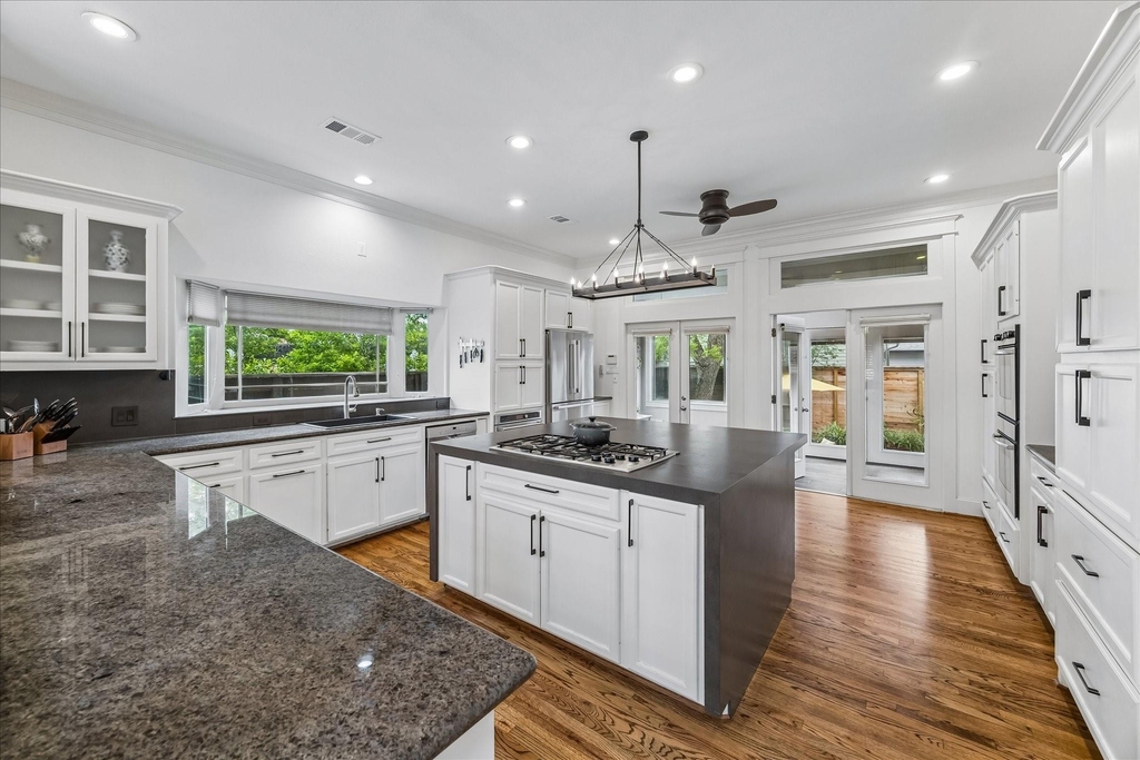 315 W 15th Street - Photo 31