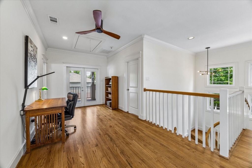315 W 15th Street - Photo 7