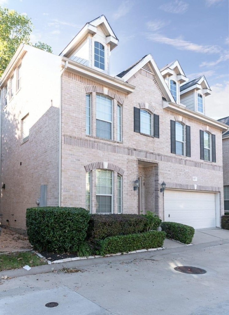 1507 Shady Villa Manner - Photo 1