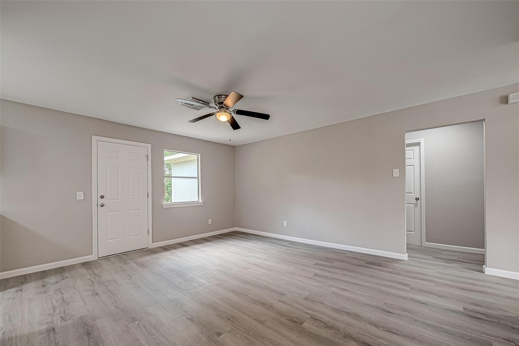 8619 Valley Meadow Drive - Photo 14