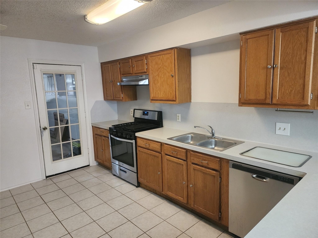 8239 Viny Ridge Drive - Photo 6