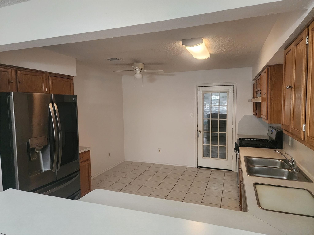 8239 Viny Ridge Drive - Photo 5