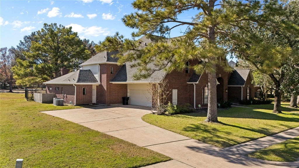 21203 Lochmere Lane - Photo 2