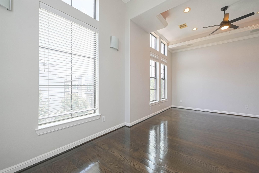 1739 Oakdale Street - Photo 32