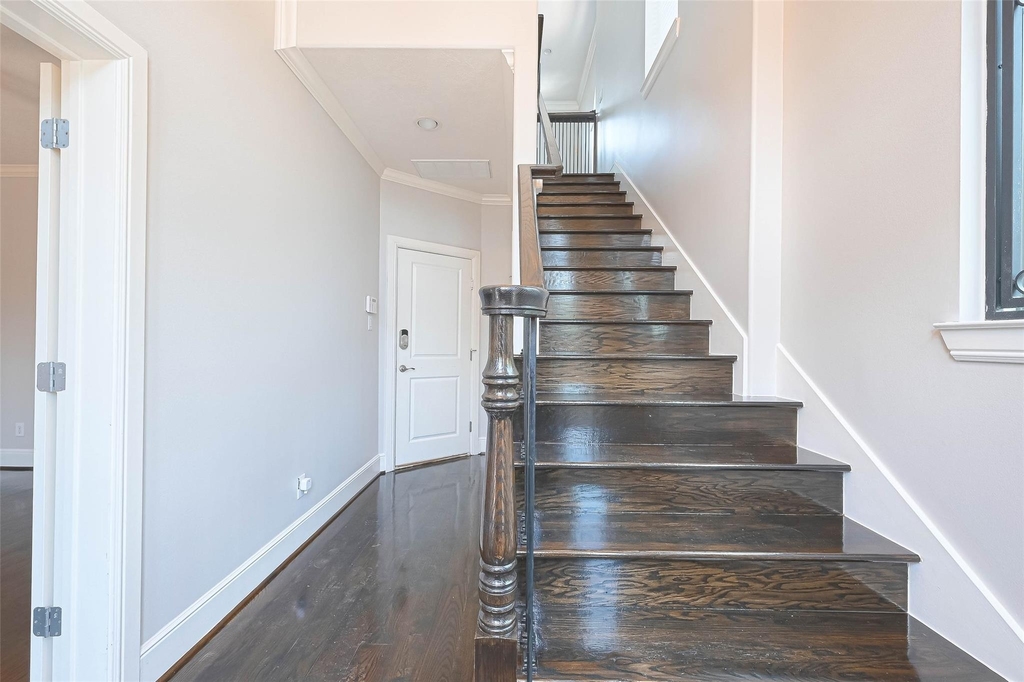 1739 Oakdale Street - Photo 5