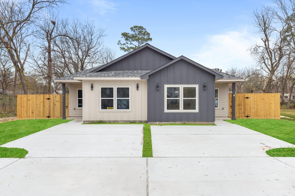 7322 Phillips Street - Photo 0
