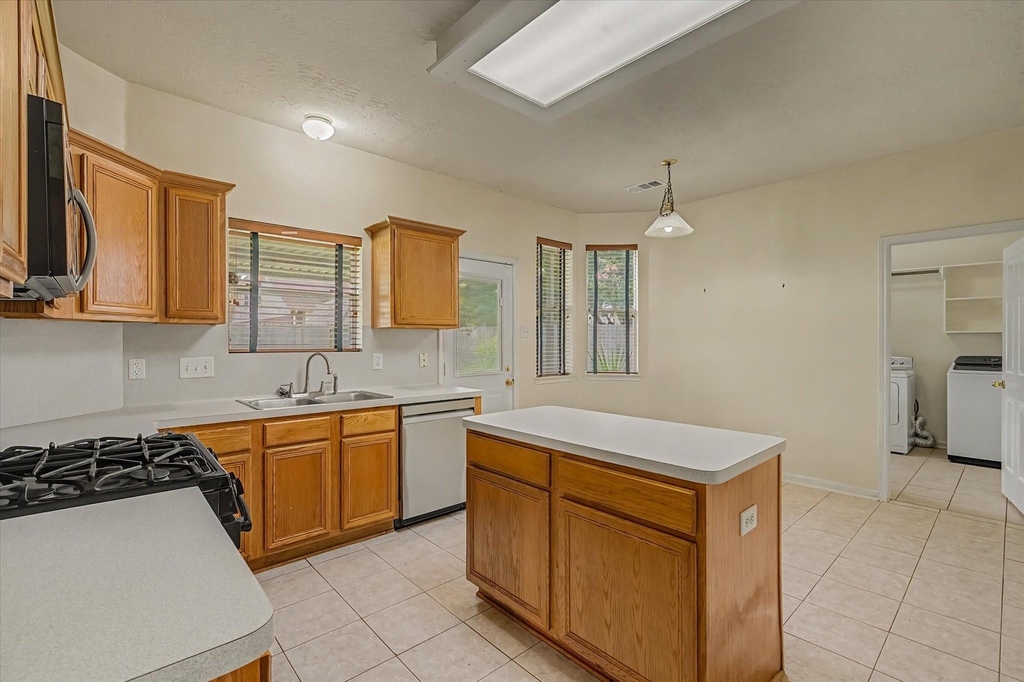 10840 Sycamore Drive N - Photo 13