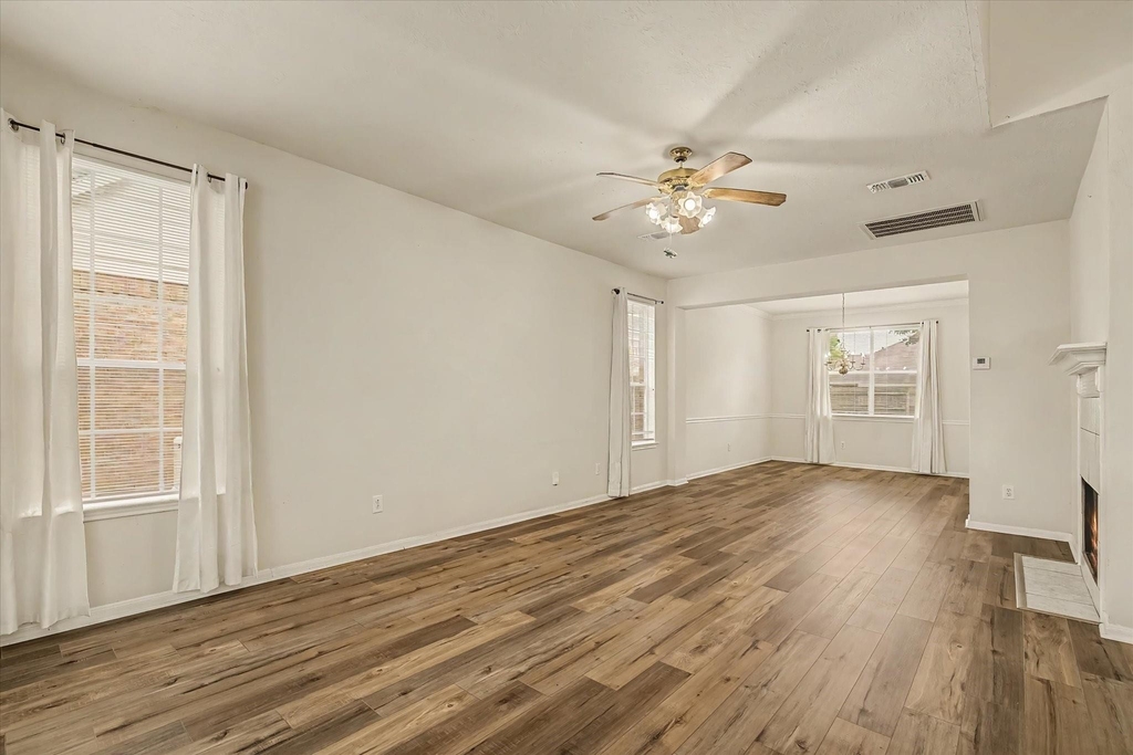 10840 Sycamore Drive N - Photo 8