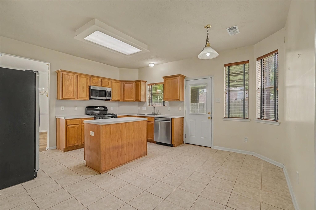 10840 Sycamore Drive N - Photo 18