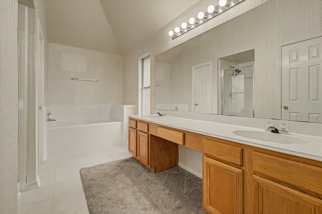10840 Sycamore Drive N - Photo 29