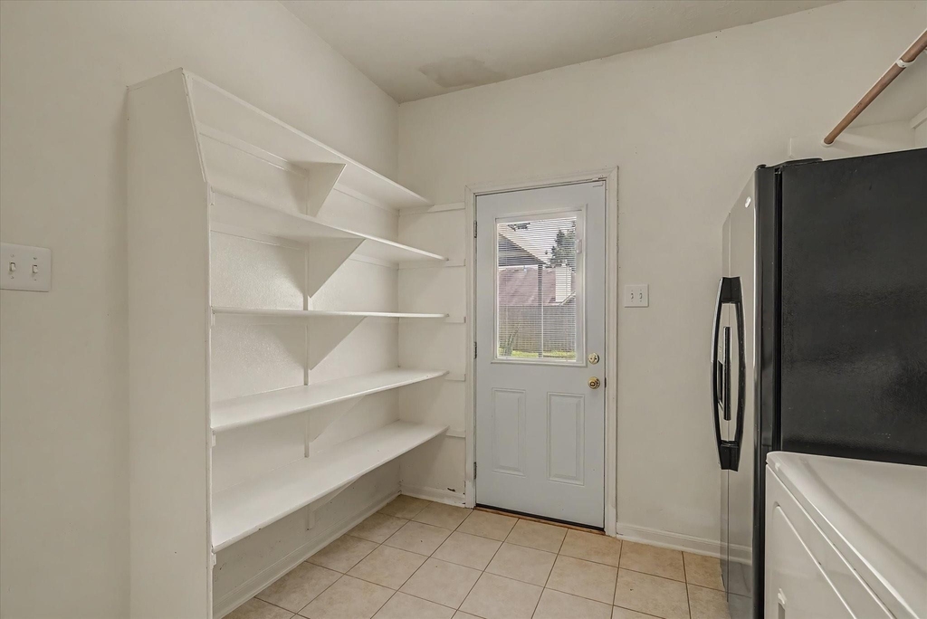 10840 Sycamore Drive N - Photo 21