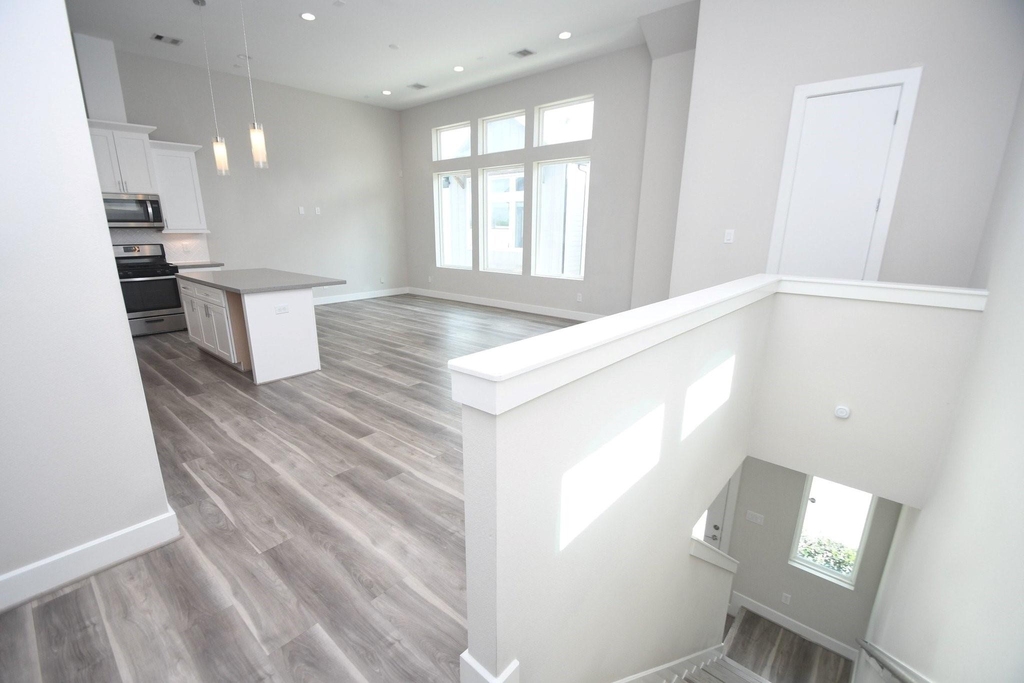 5904 Gardendale Drive - Photo 6