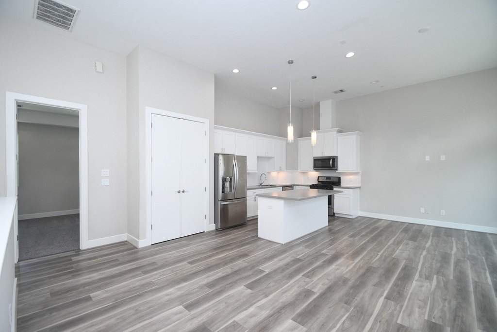 5904 Gardendale Drive - Photo 9