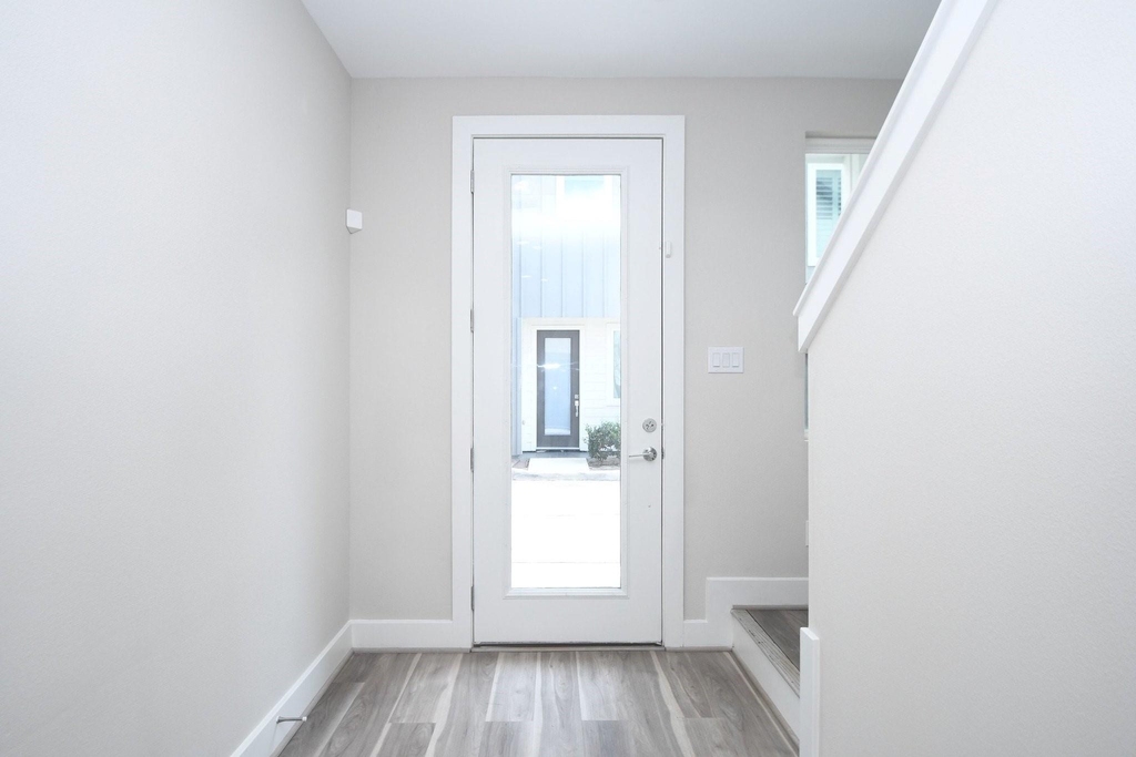 5904 Gardendale Drive - Photo 3