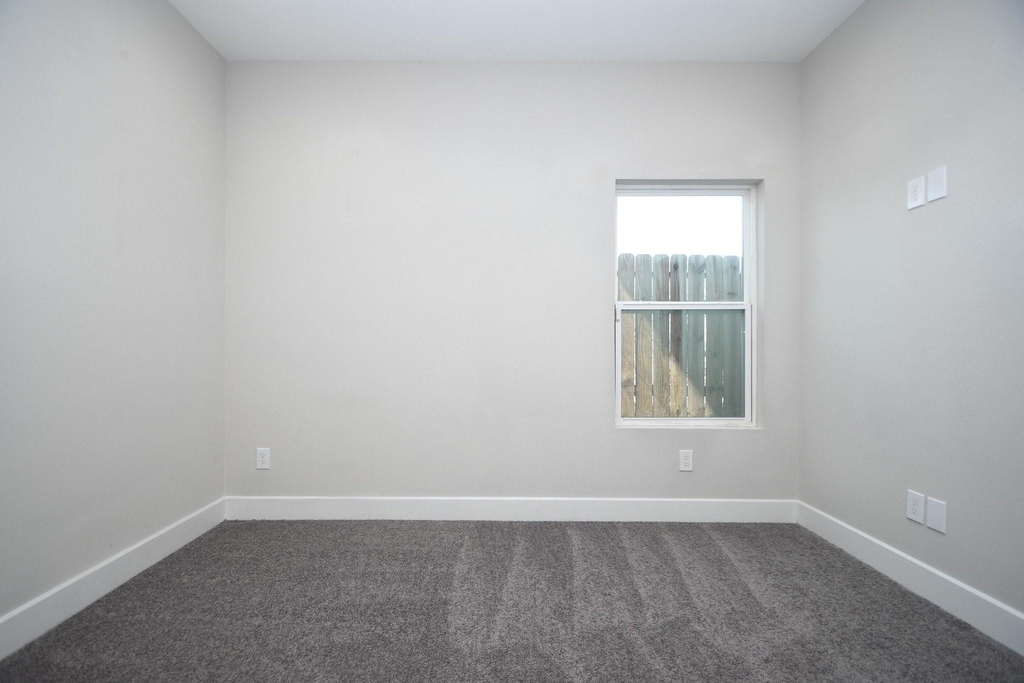 5904 Gardendale Drive - Photo 19
