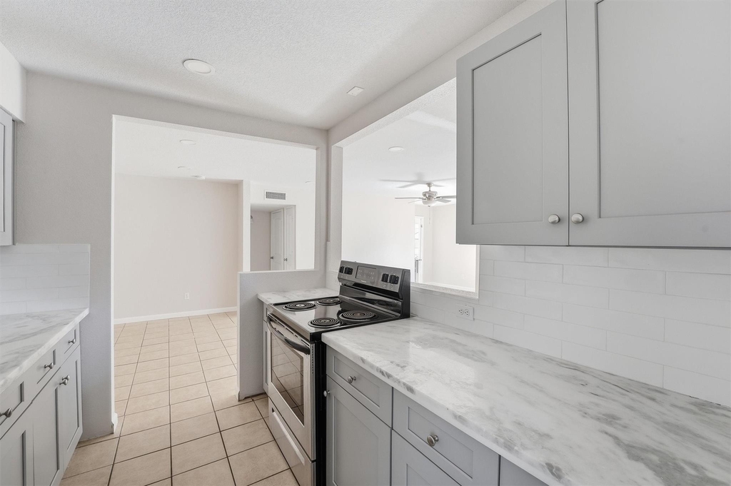 5667 Birchmont Drive - Photo 7