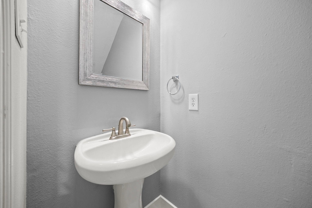4500 Upland Circle Drive - Photo 27