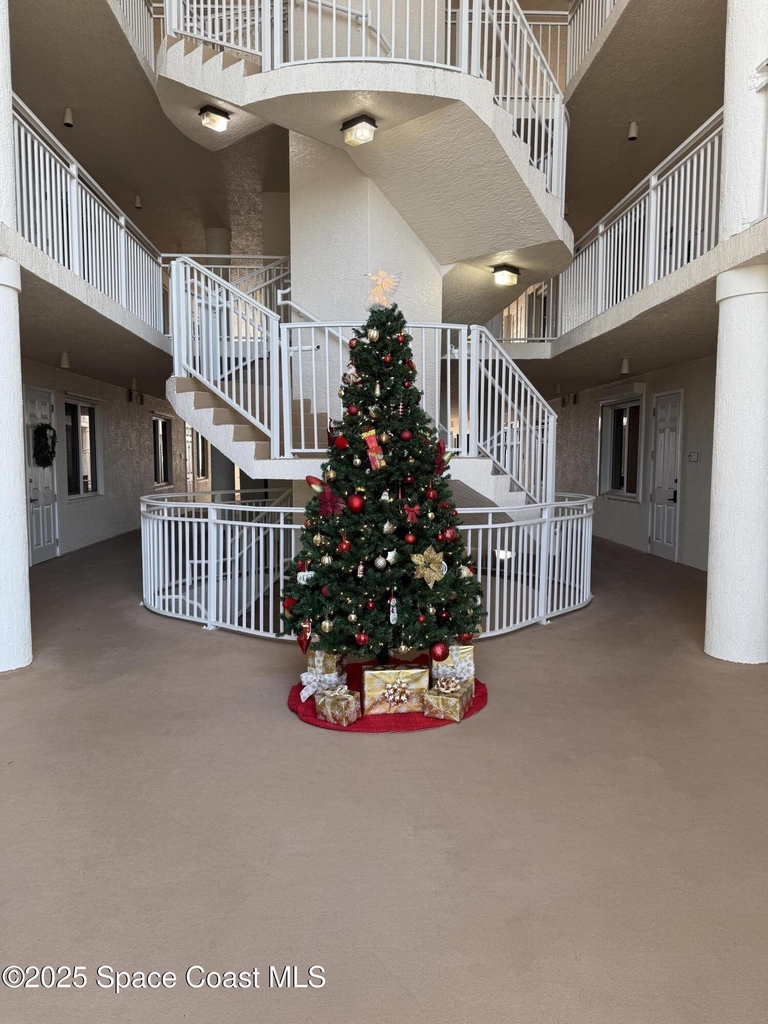 601 N Miramar Avenue - Photo 30