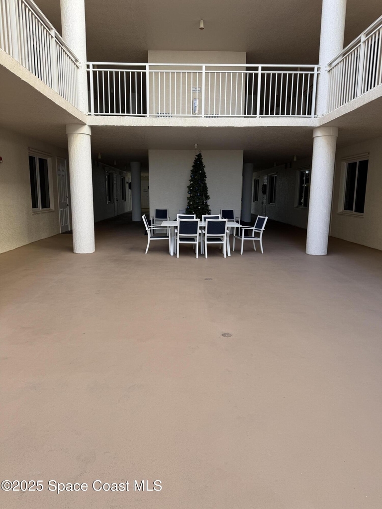601 N Miramar Avenue - Photo 29