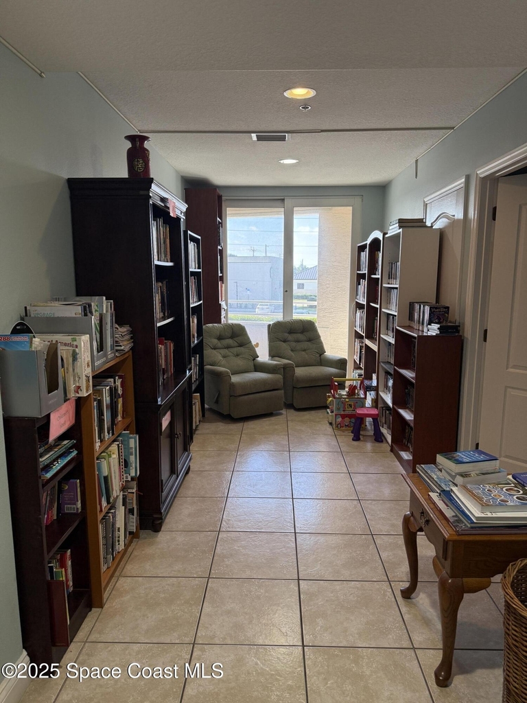 601 N Miramar Avenue - Photo 28