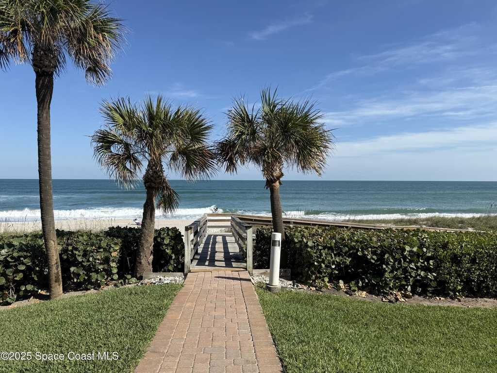 601 N Miramar Avenue - Photo 2