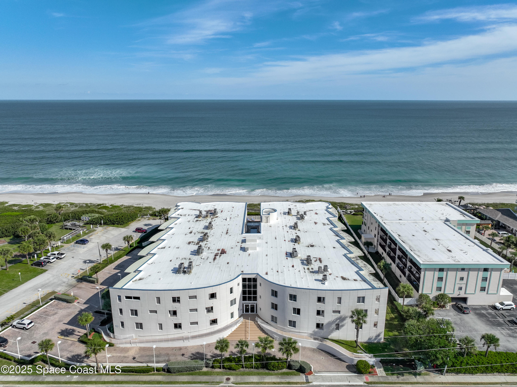 601 N Miramar Avenue - Photo 0