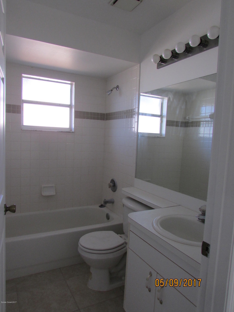 407 Delmonico Street Ne - Photo 6