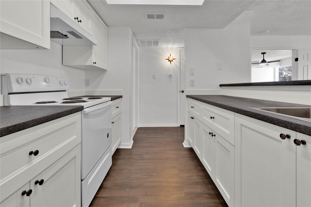 2830 S Bartell Drive - Photo 4