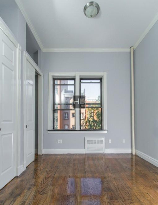 West 14 Street - Photo 3