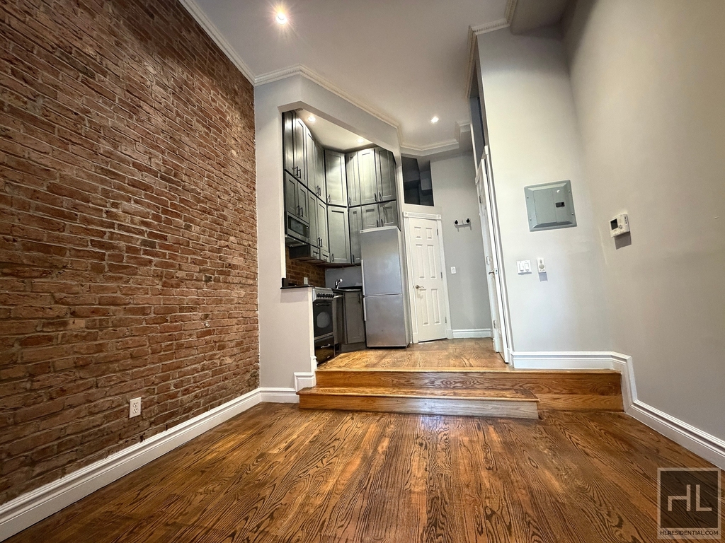 West 14 Street - Photo 0