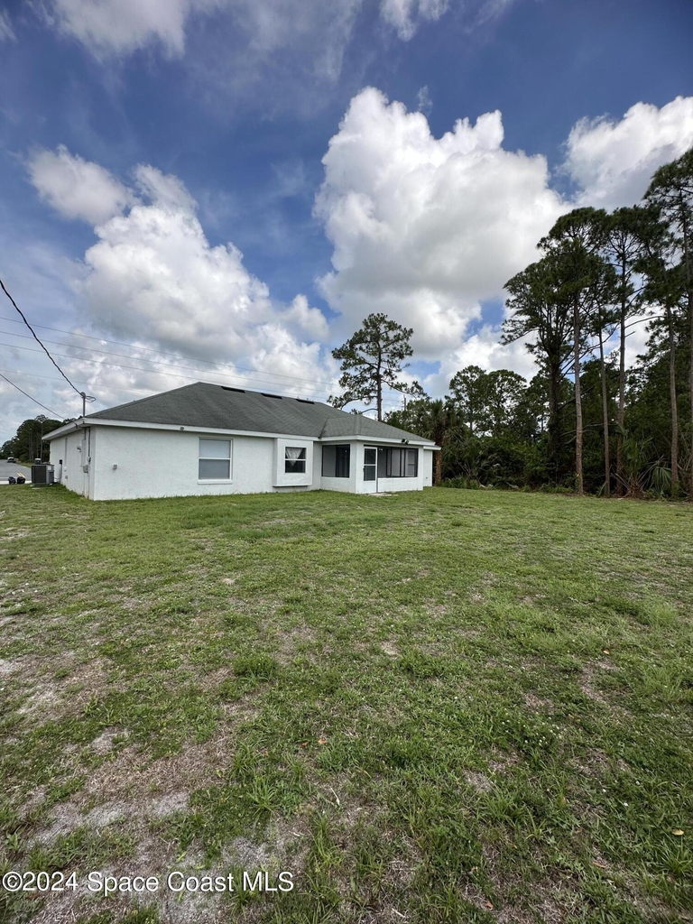 3127 Lowry Boulevard Se - Photo 10