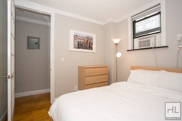 Essex Street - Photo 3