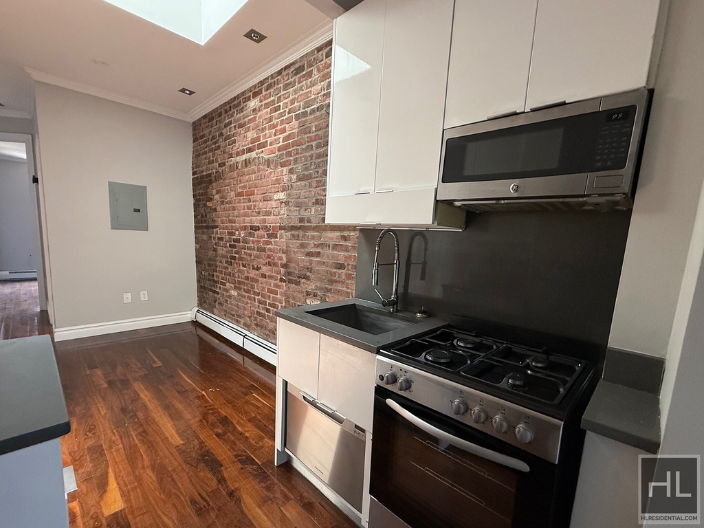 Ridge Street - Photo 0