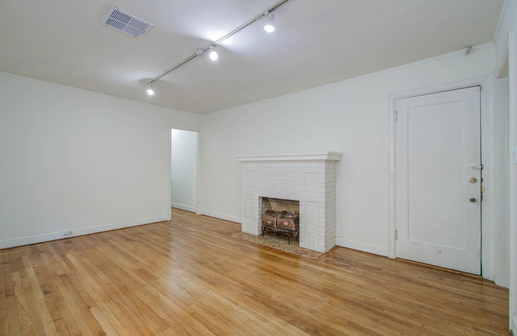 1428 Wentworth Street - Photo 10