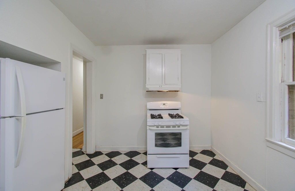 1428 Wentworth Street - Photo 8