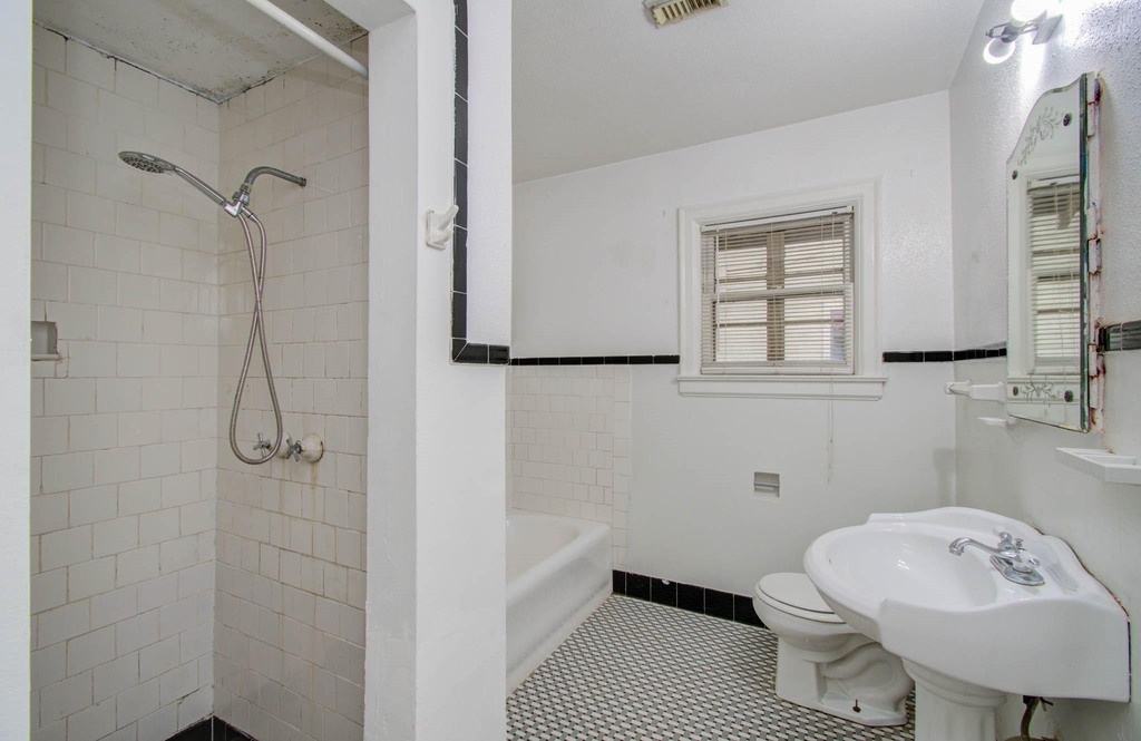 1428 Wentworth Street - Photo 14