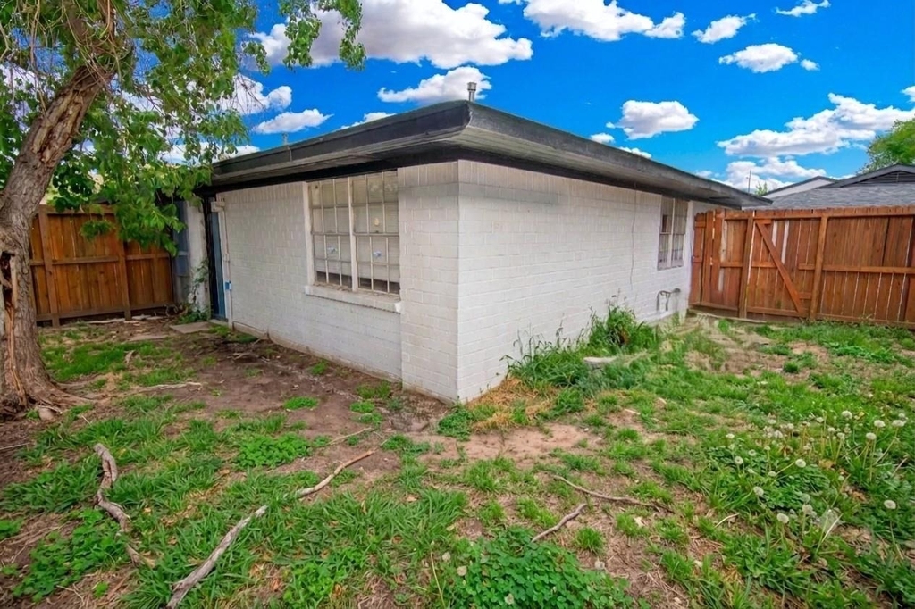1667 Northwood Street - Photo 9