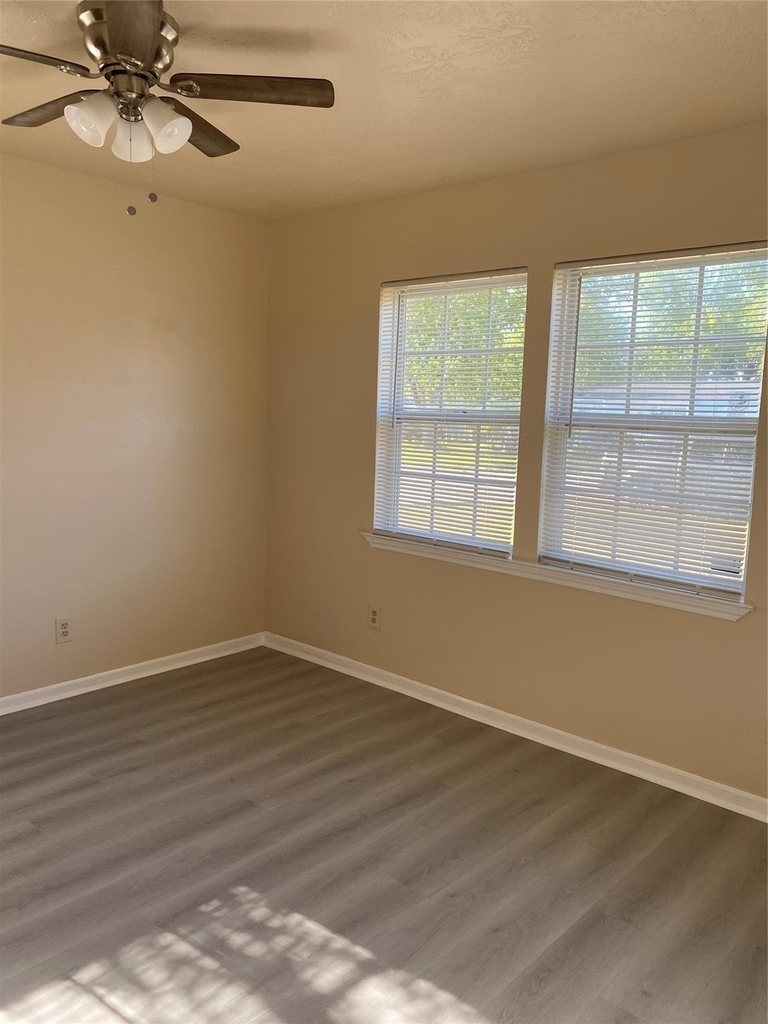 4415 Groton Drive - Photo 5