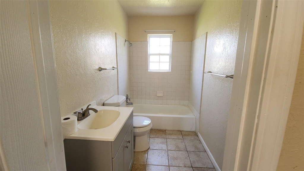 4415 Groton Drive - Photo 9