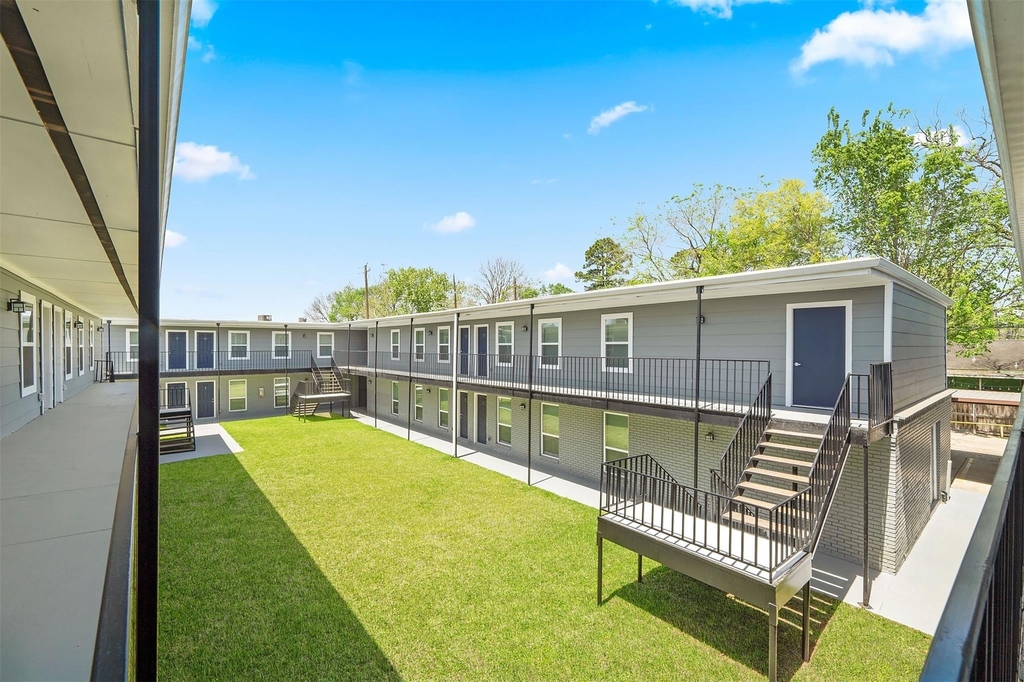 6403 Sloan Street - Photo 33