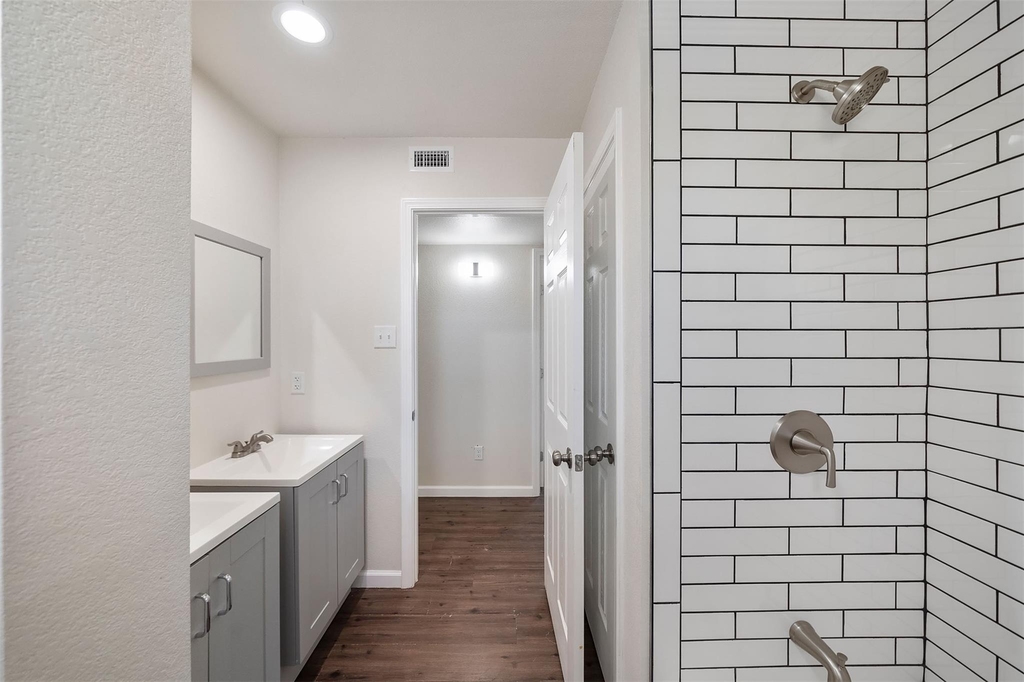 6403 Sloan Street - Photo 18