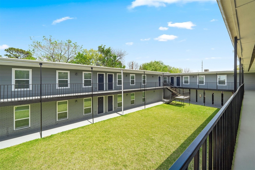 6403 Sloan Street - Photo 32