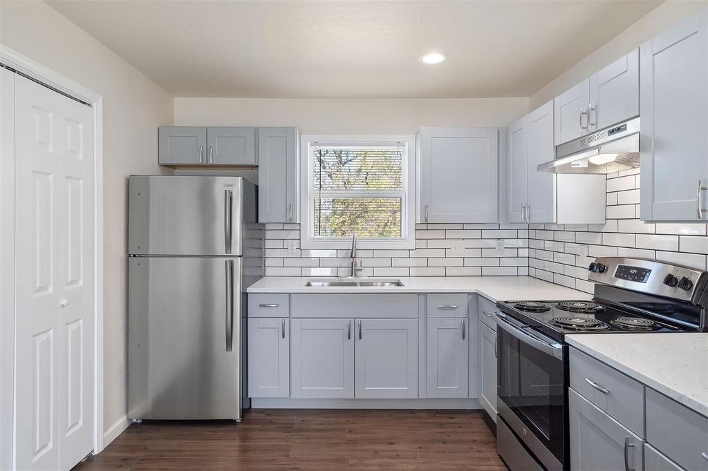 6403 Sloan Street - Photo 12