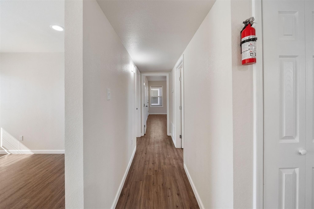 6403 Sloan Street - Photo 16