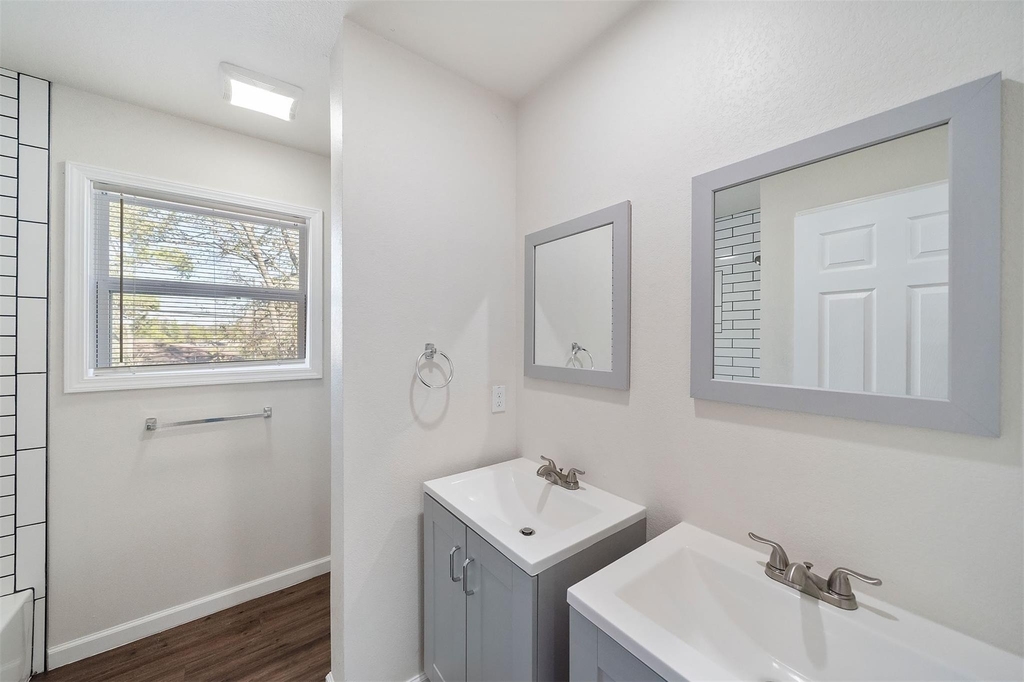 6403 Sloan Street - Photo 17