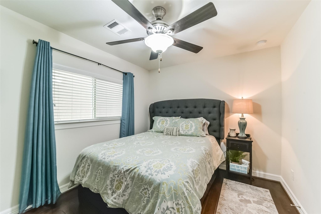 1517 Miles Oaks Place - Photo 32
