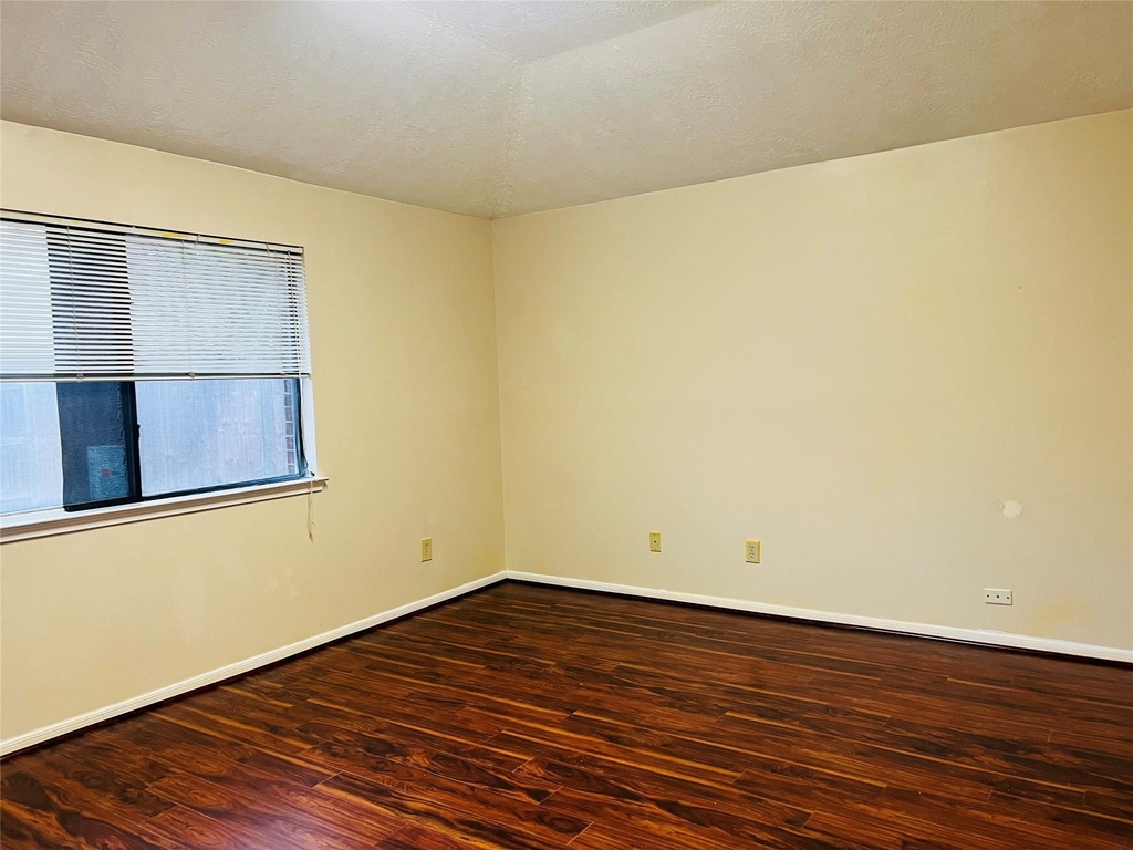8239 Squires Place Drive - Photo 11