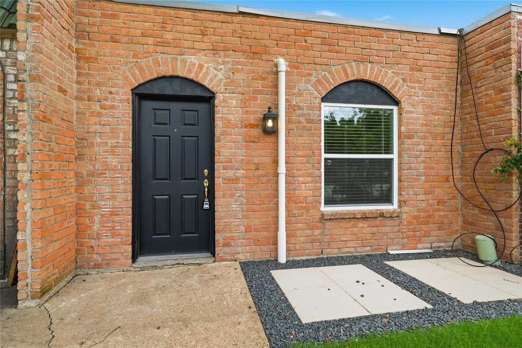 1405 Shadowdale Drive - Photo 1
