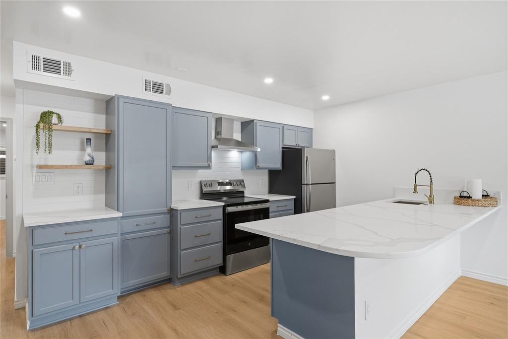 1405 Shadowdale Drive - Photo 5