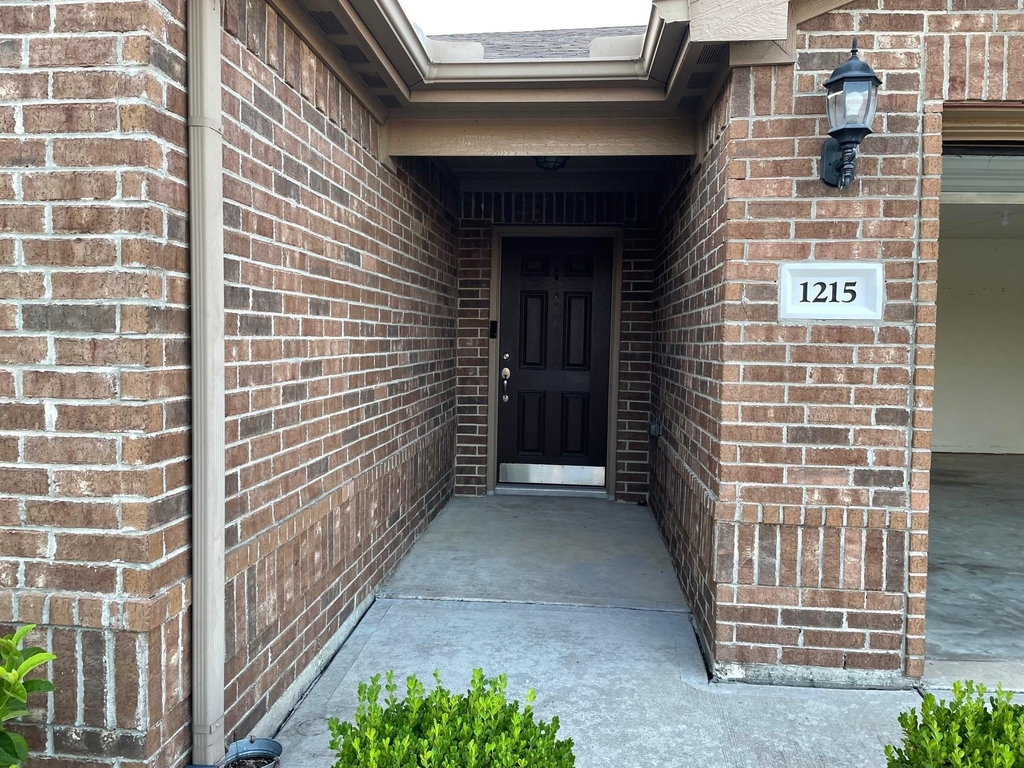 1215 Wallflower Avenue - Photo 2